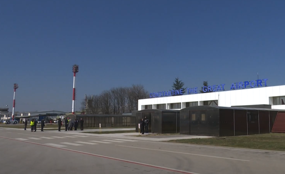 ODLIČNI REZULTATI AERODROMA KONSTANTIN VELIKI Broj putnika za godinu dana povećan 70 odsto