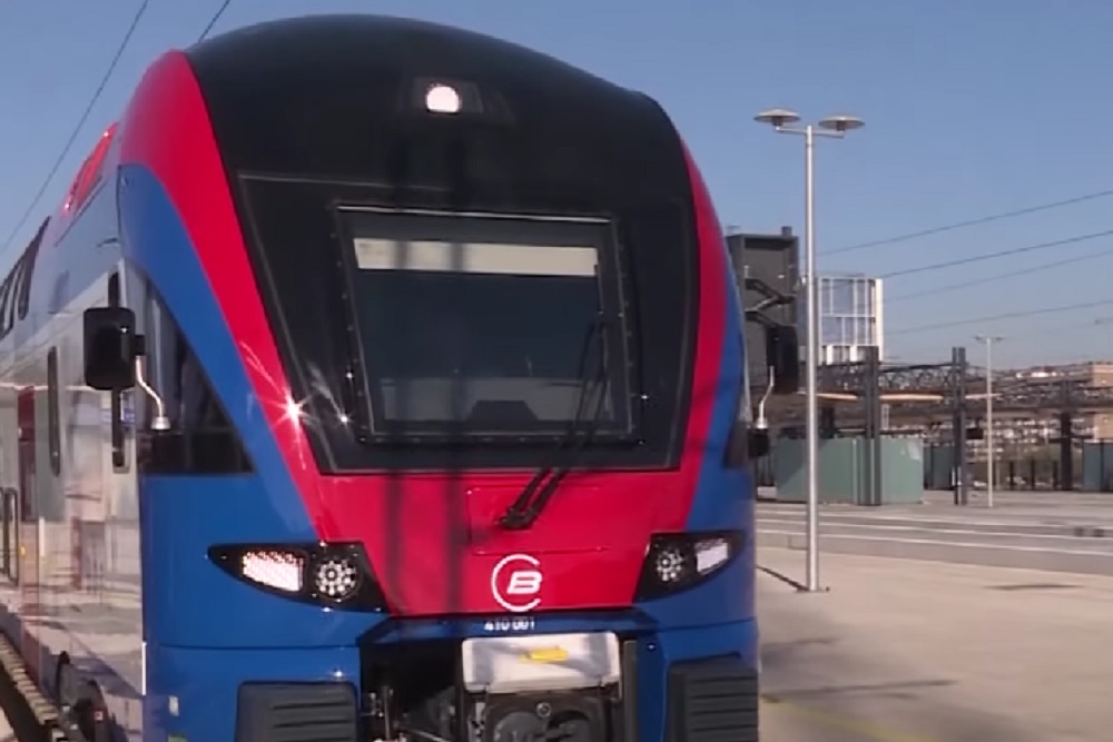 ZA JAČANJE ŽELEZNICE Vučić: "Imamo ideju da spustimo cenu karte na 300-400 dinara"