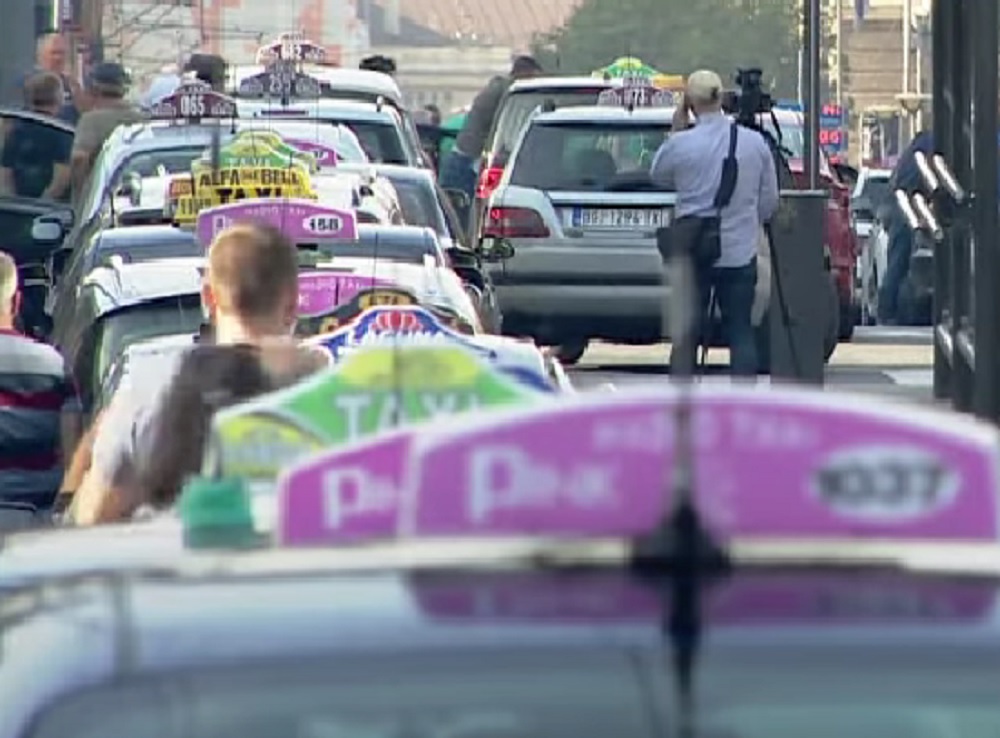 ZAHTEV ZA POVEĆANJEM CENA Taksisti izneli svoje predloge, start mi mogao da ode i na 270 dinara