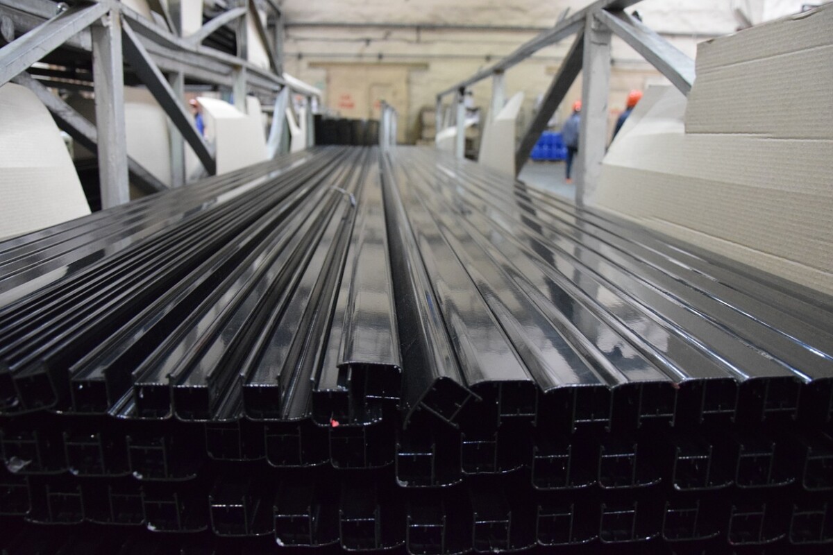 ALUMINIJUM NA ISTORIJSKOM MAKSIMUMU Tona iznad 3.500 dolara