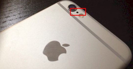 IMA JE SVAKI TELEFON, A NE ZNATE ČEMU SLUŽI Šta tačno predstavlja rupa na poleđini mobilnog telefona?