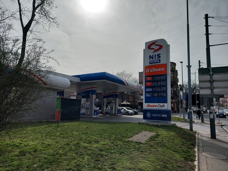 OBJAVLJENE NOVE CENE GORIVA Dobre vesti za sve vozače u Srbiji