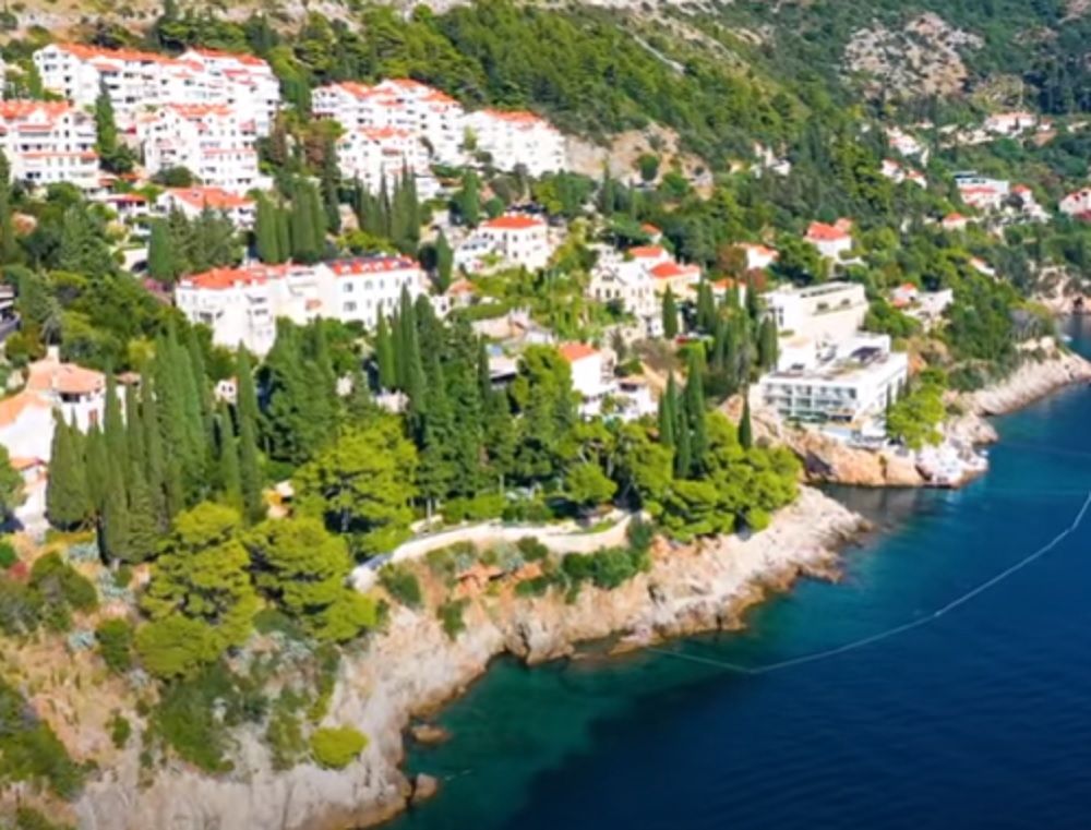 DOK JEDNOM NE SMRKNE... Milijarder iz Singapura kupio deo hrvatske obale od Rusa