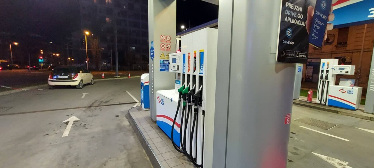 PREDAT JE PREDLOG VLADI SRBIJE Male pumpadžije traže da se poveća marža po litru goriva