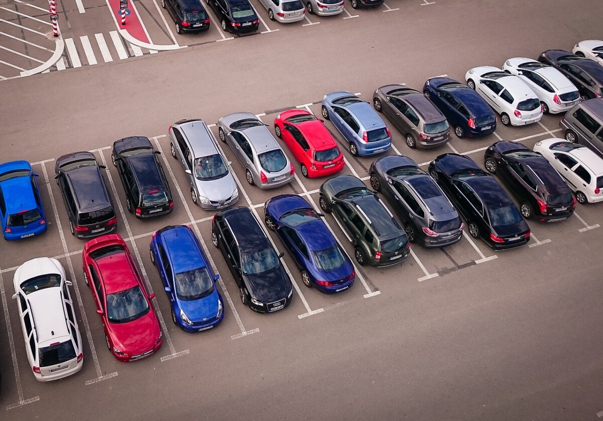 JEFTINI AUTOMOBILI, MOTORI, ALI I KVADOVI Prodaju se trajno oduzeta vozila na javnoj licitaciji Uprave carine