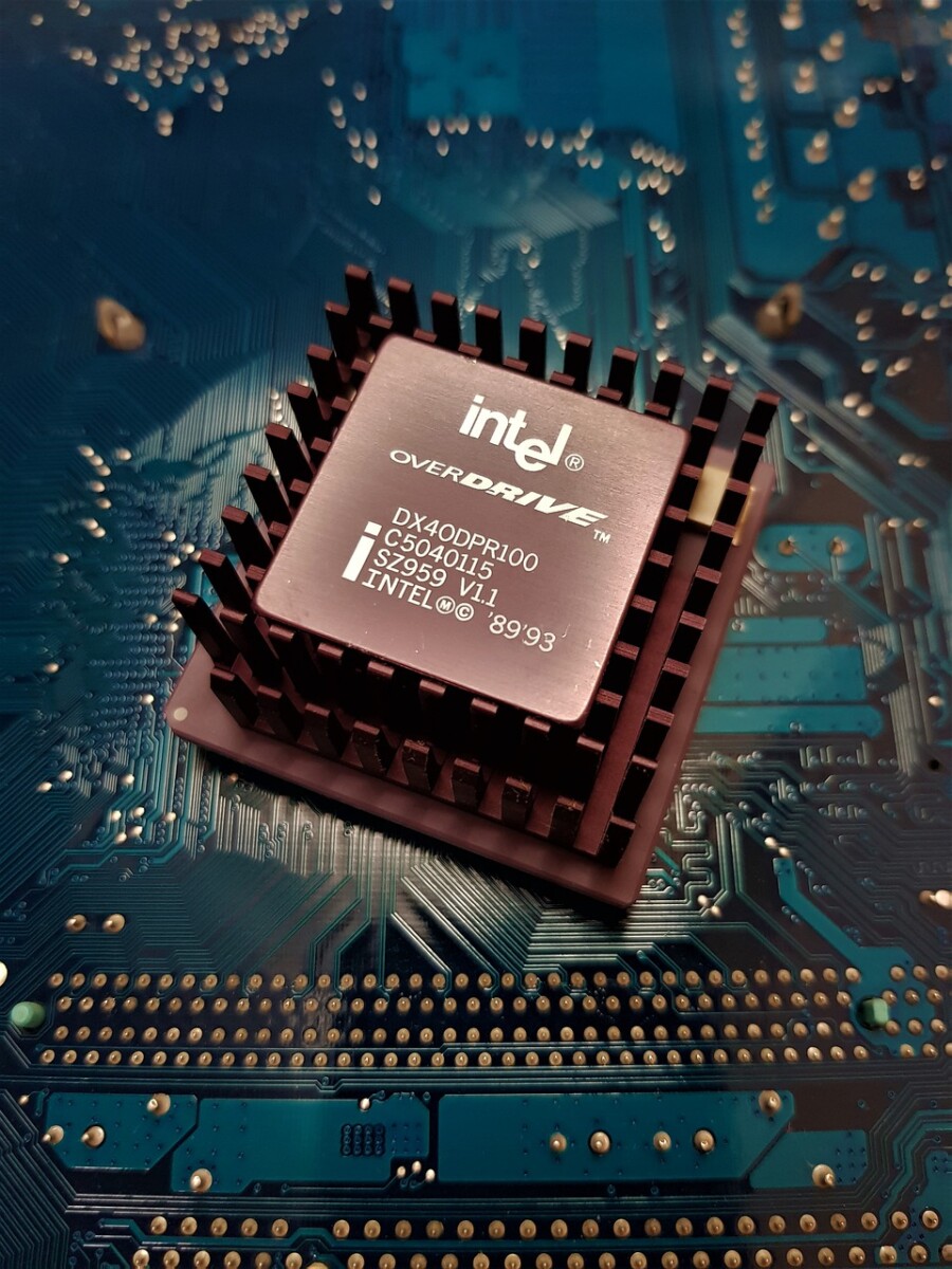 INTEL PLANIRA VELIKI TEHNOLOŠKI KORAK Naredna generacija procesora za laptopove podržavaće "Ray tracing" tehnologiju