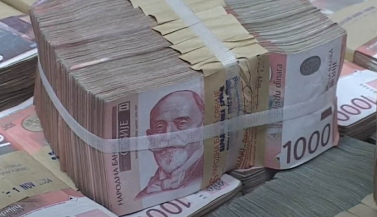 VEĆA PROSEČNA PLATA Neto zarada u Srbiji za februar iznosila je 70.605 dinara - najviši proseci u Beogradu i Novom Sadu