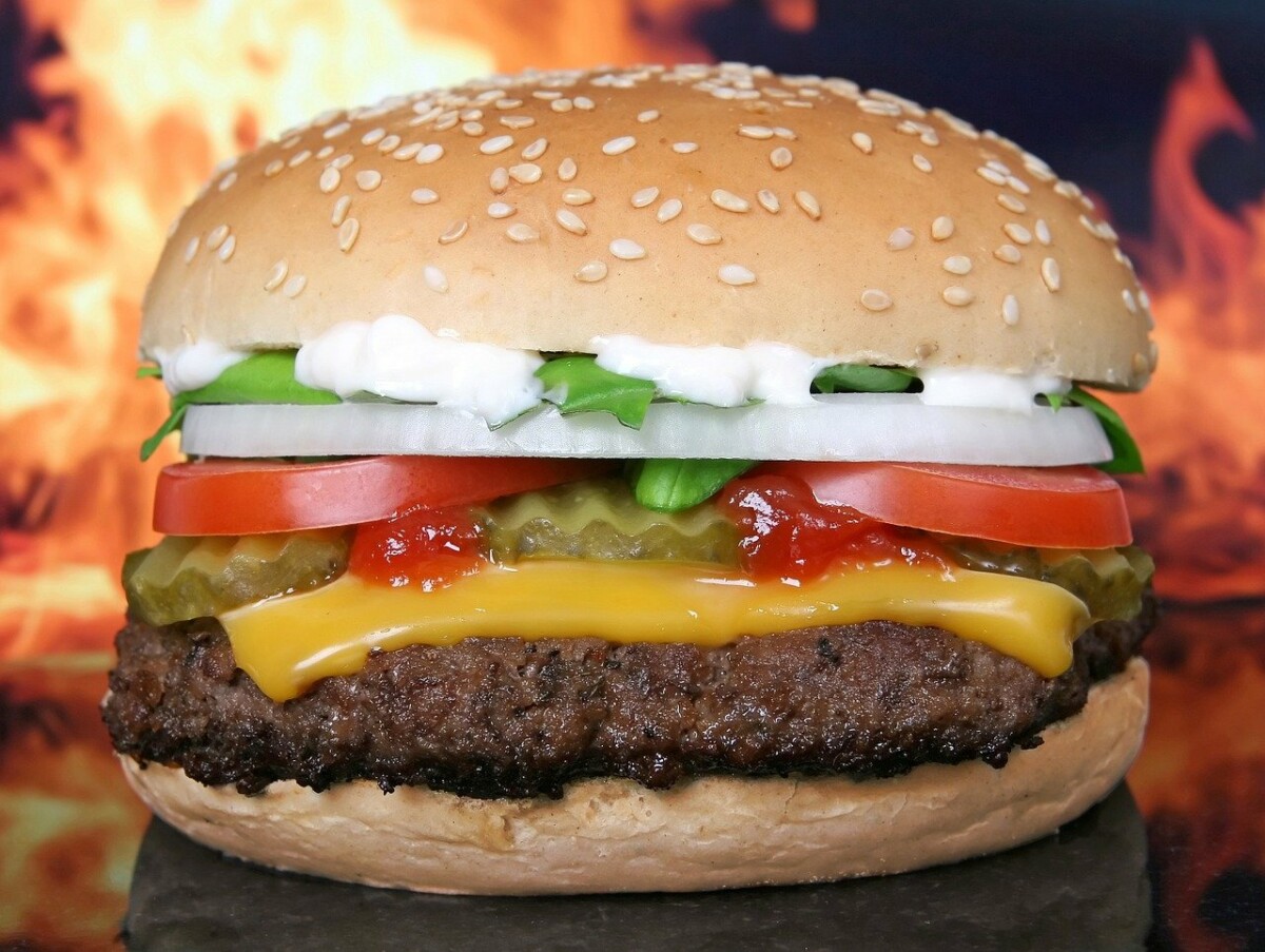 NEMA ČIZBURGERA - NI ZA RUSE, NI ZA UKRAJINCE Mekdonalds zatvorio sve restorane, iz Rusije izašla Koka Kola, Pepsi...