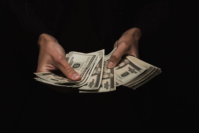 AMERIČKI DOLAR I DALJE JE DOMINANTAN Postoje neki znaci dedolarizacije, stručnjaci potvrđuju trend