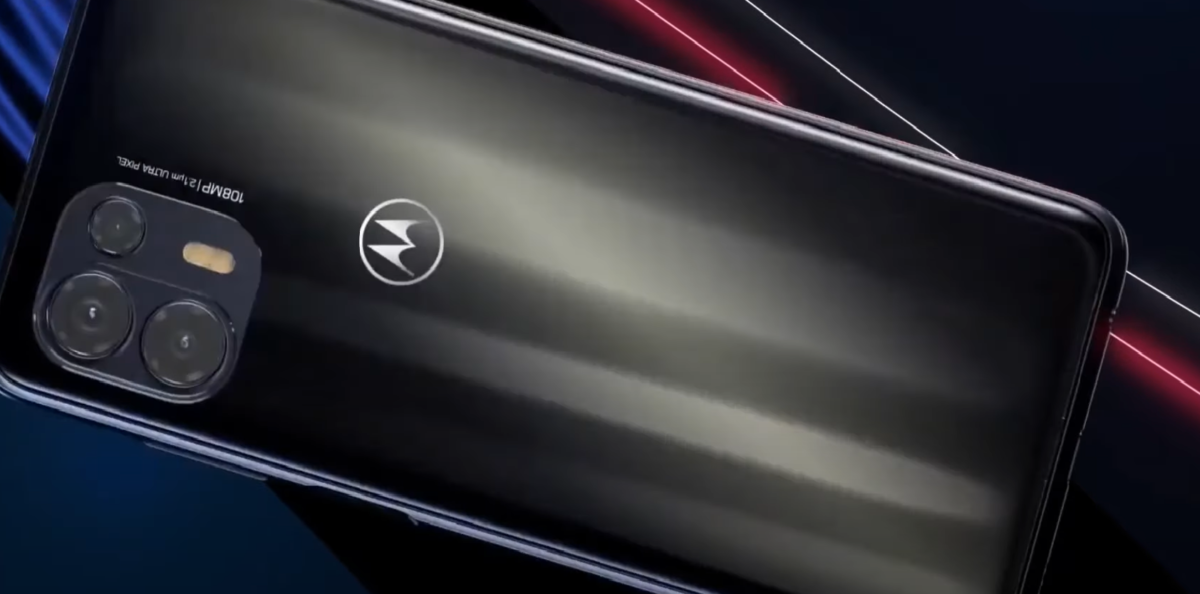 MOTOROLA POČELA DA OTIMA TERITORIJU APPLE Lista najprodavanijih telefona u SAD svakim danom neizvesnija