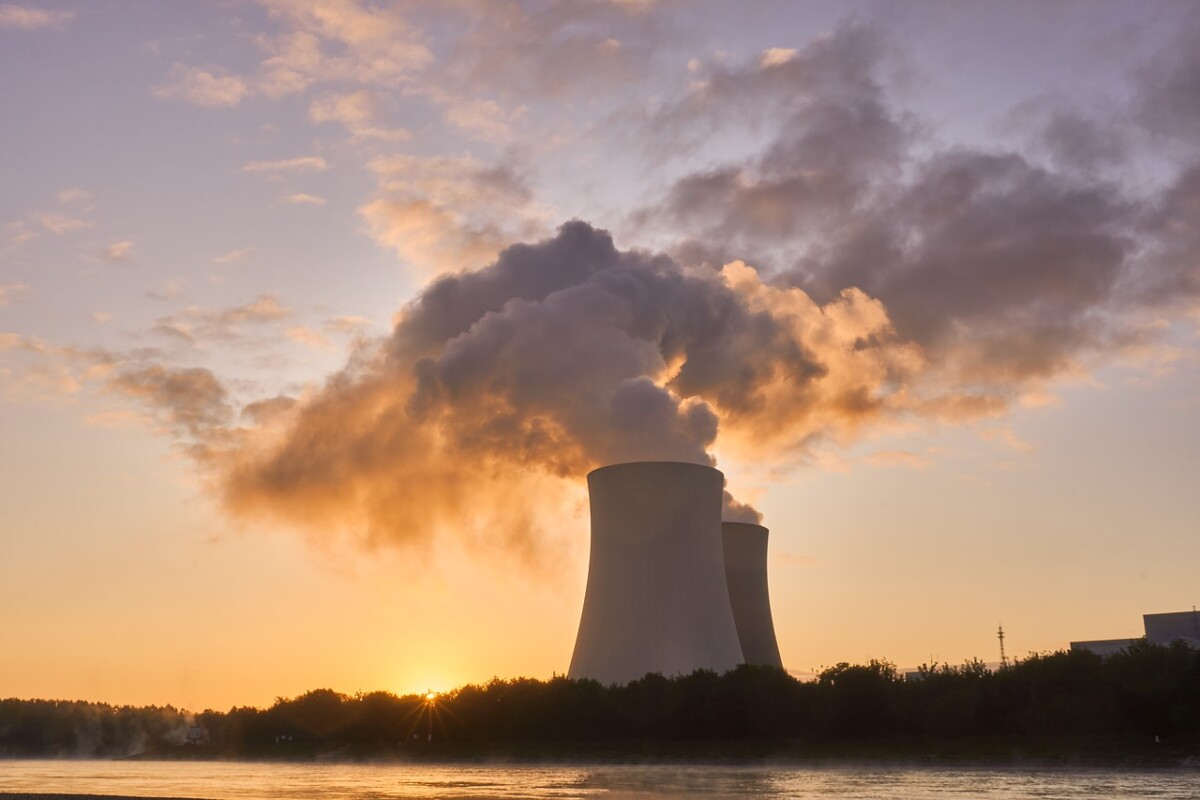 ATOMSKA ENERGIJA GORIVO ZA BUDUĆNOST Za 200, 250 godina ostalih energenata neće biti