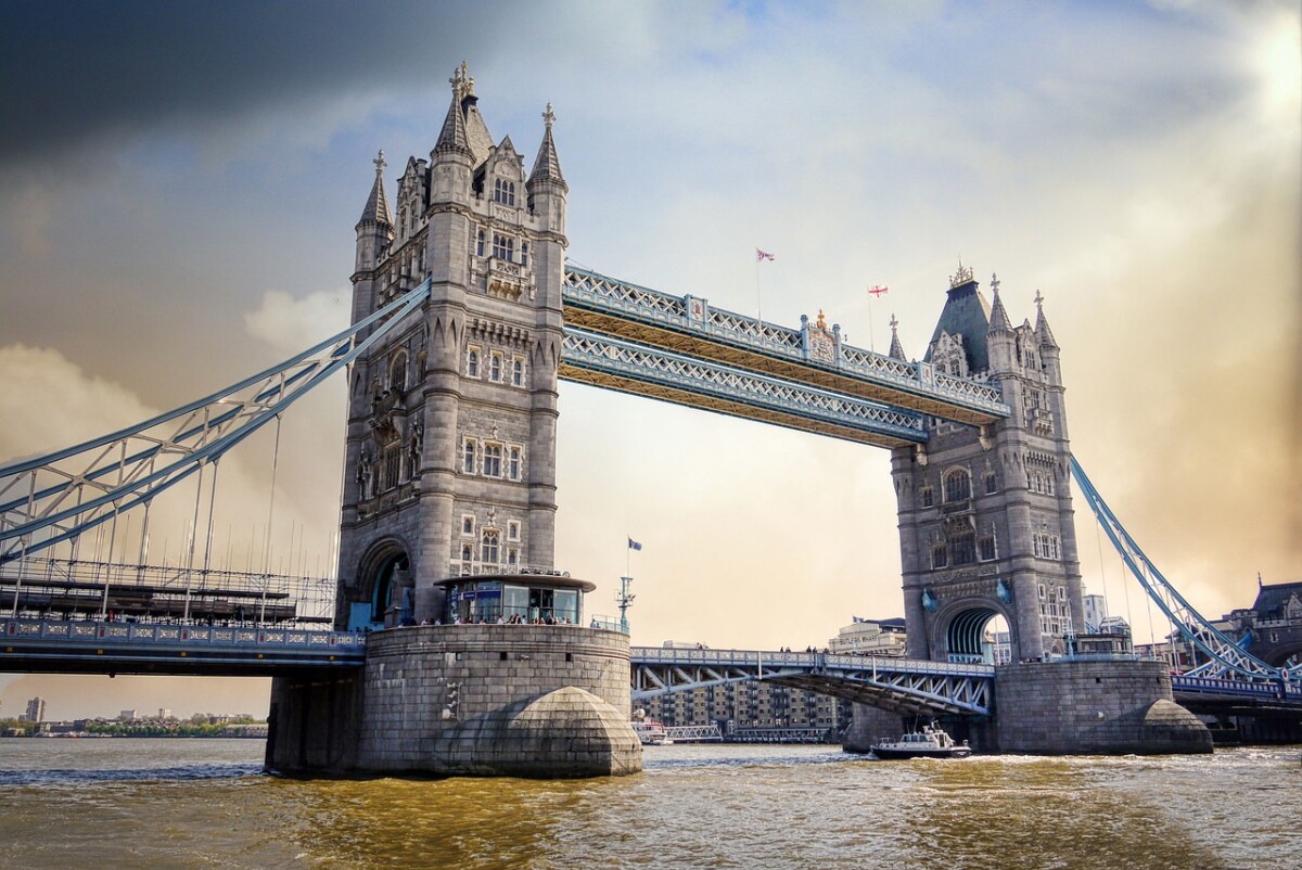 LONDON SPUŠTA RAMPU I ZA PLAĆANJA U ZLATU Izmenjena uputstva za primenu sankcija protiv Rusije