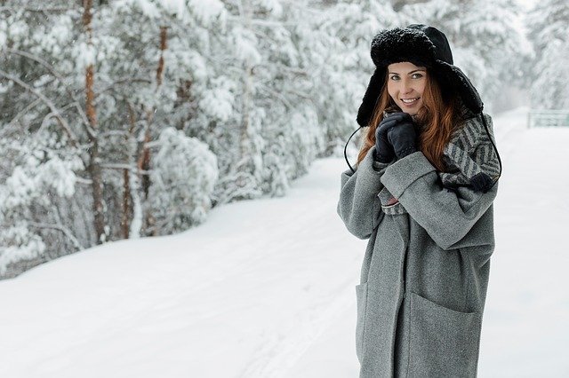 KAKO DA BEZ OBZIRA NA ZIMU BUDEMO ELEGANTNO OBUČENI? Moda od pre par godina se vraća
