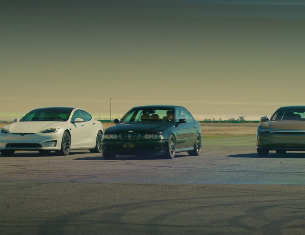 TEST BRZINE Jedan matori BMW protiv dva auta na struju - šta mislite, koji je stigao prvi? (VIDEO)