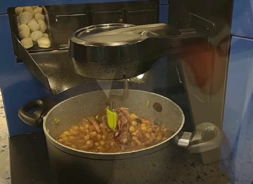 KAKAV LI JE MEHANIČKI PASULJ? Otvoren prvi robotizovani restoran u Hrvatskoj