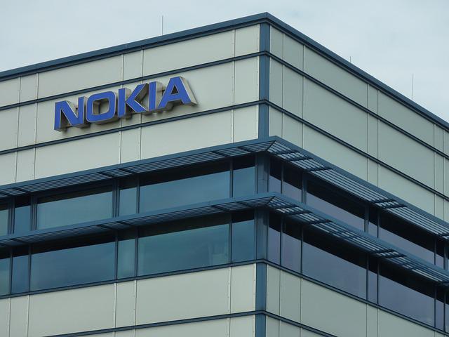 VIŠE NE PRODAJU SVOJE MOBILNE TELEFONE U NEMAČKOJ Dve velike firme izgubile tužbu protiv Nokije
