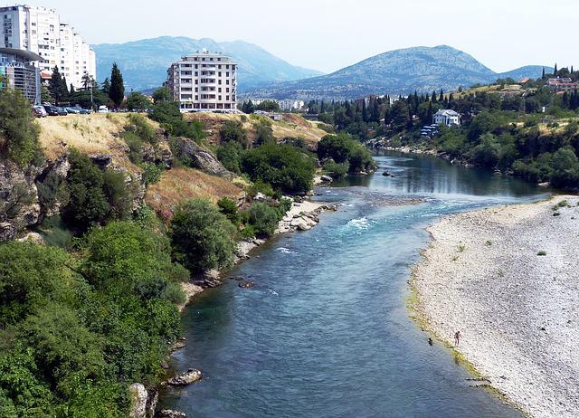 TALAS POSKUPLJENJA U CRNOJ GORI Cene nekretnina beleže rast - u Podgorici preko 1300, a u Budvi 2000 evra po kvadratu