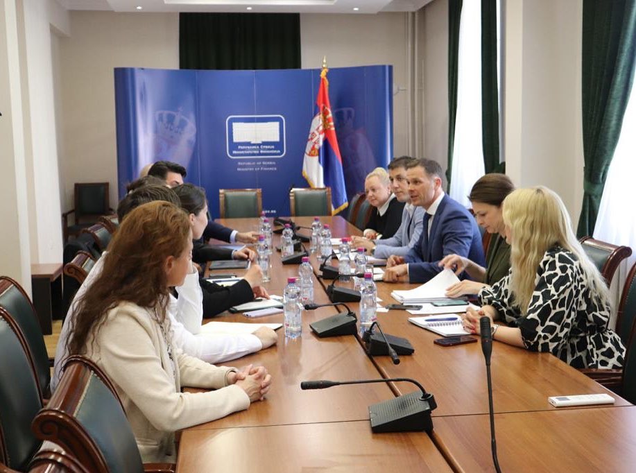 "NIJEDAN INVESTITOR NIJE ODUSTAO OD SRBIJE" Ministar finansija održao sastanak sa predstavnicima JP Morgan