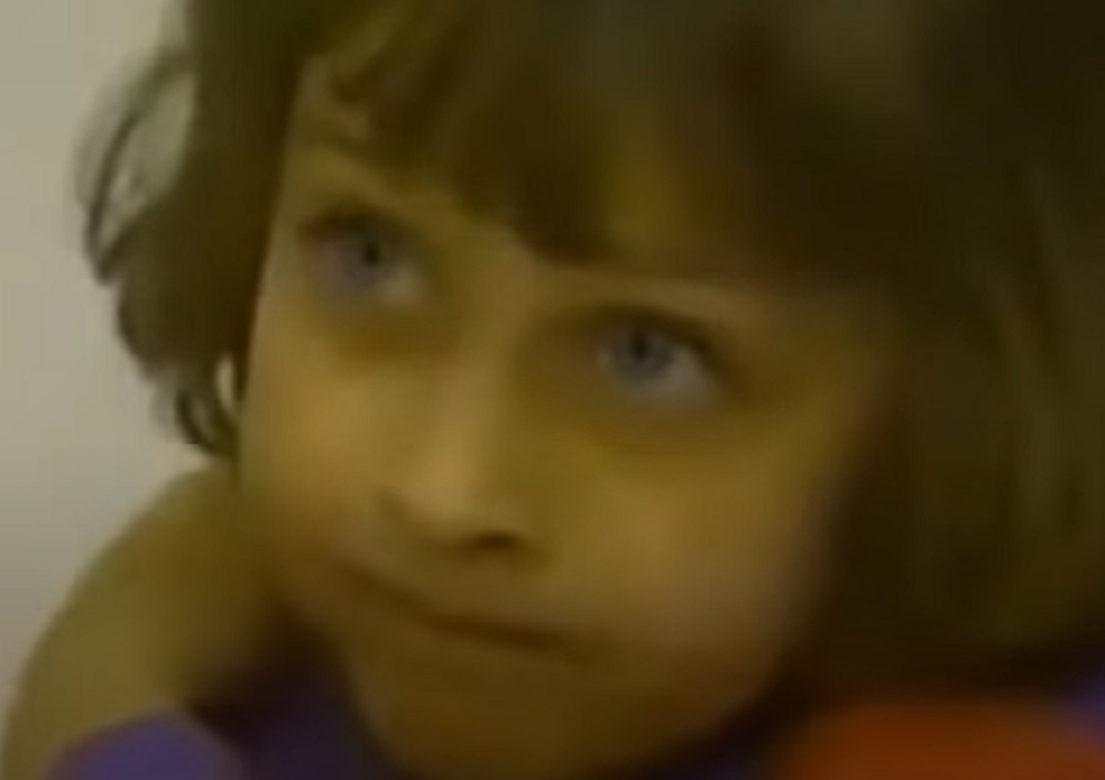 LICE ZLOG DETETA Kada je imala šest godina, mučila je i pokušala je da ubije rođenog brata... (VIDEO)