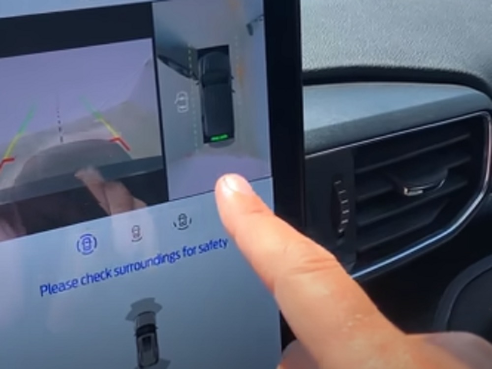 KAKVA GREŠKA! Ford povlači četvrt miliona svojih vozila - mogu da se otkotrljaju dok su parkirani (VIDEO)