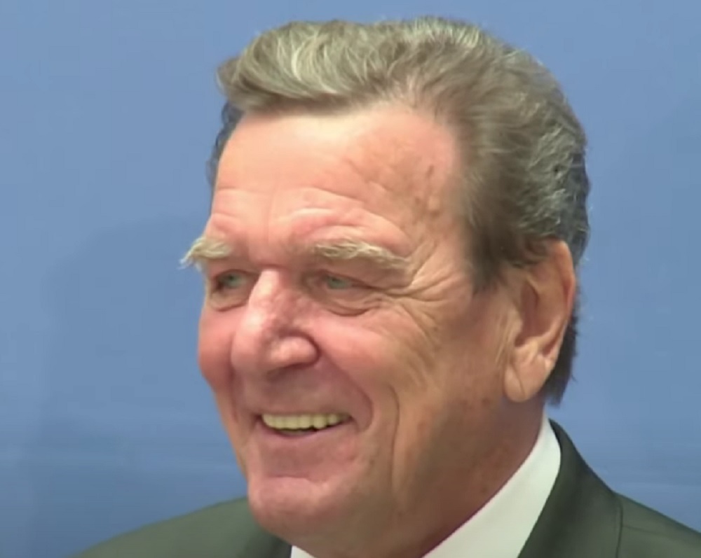 UKOLIKO SE NE POVUČE, BIĆE STAVLJEN NA CRNU LISTU? Gerhard Šreder mora da napusti odbor Rosnjefta