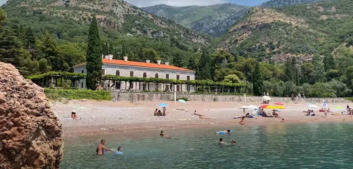 150 EVRA DNEVNO, RUČAK 60 EVRA Crnogorci očajni, bez gostiju i para: "Imali smo više turista kada je bilo bombardovanje"