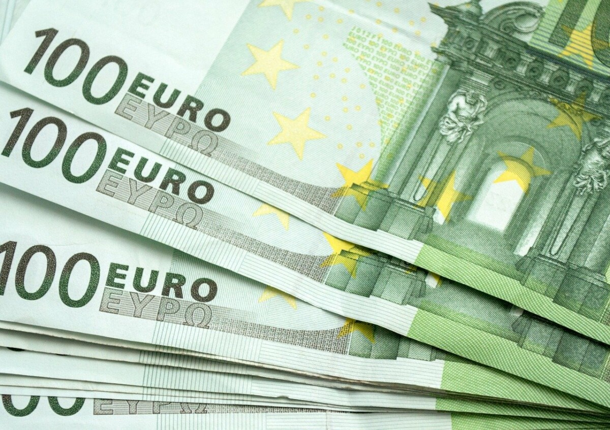 DANAS POČINJE PRIJAVA ZA 100 EVRA Evo ko sme mora da obrati pažnju na rokove i ima pravo na državnu pomoć