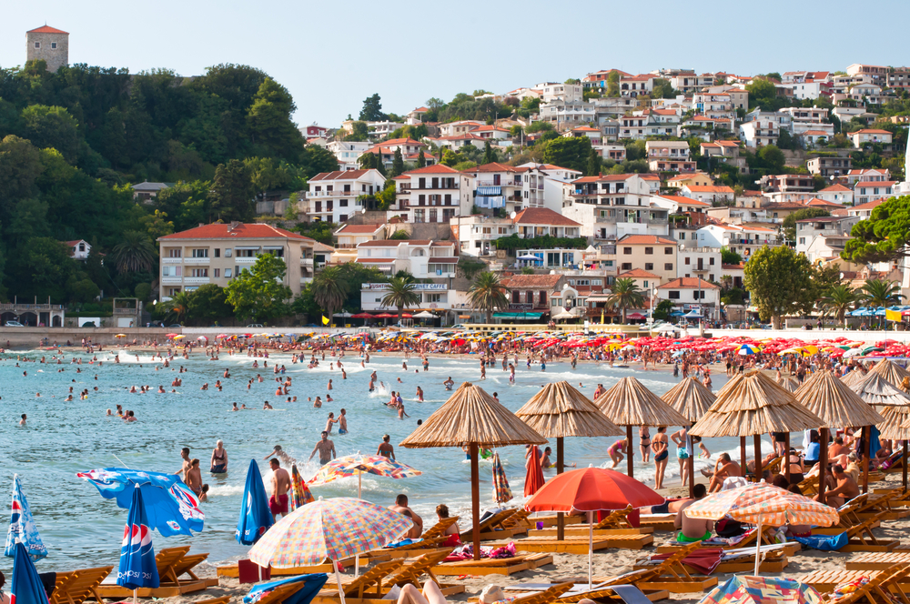 VAŠI OPERATERI SU SPUSTILI CENE ROMINGA Sada ćete jeftinije plaćati poziv sa plaže
