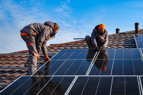 INVESTICIJA SE ISPLATI Sve više Srba želi sopstvenu električnu energiju - solarni paneli na sve više krovova