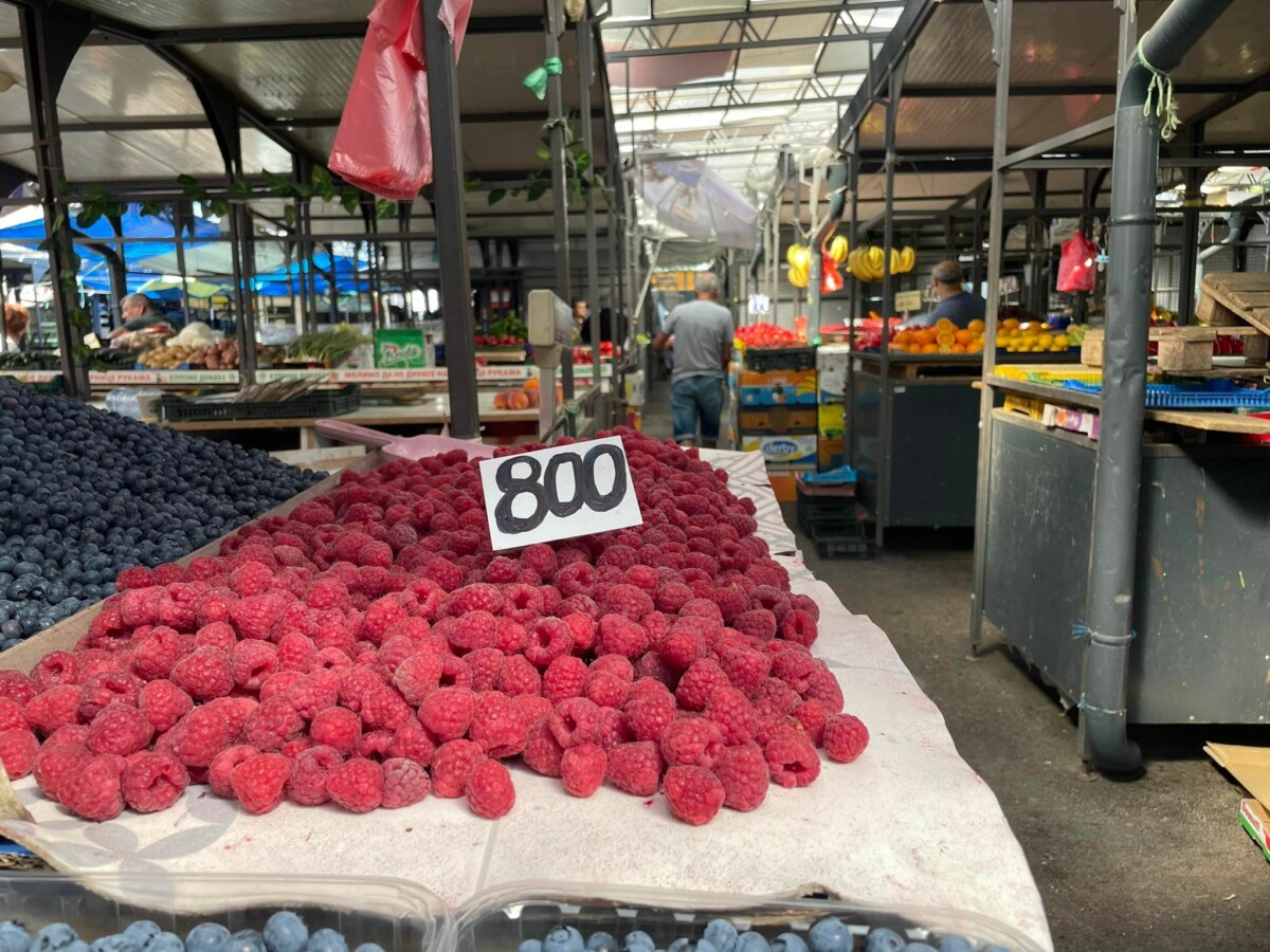 NA PIJACU SA KARTICOM Dodeljene nagrade šampionima bezgotovinskog plaćanja