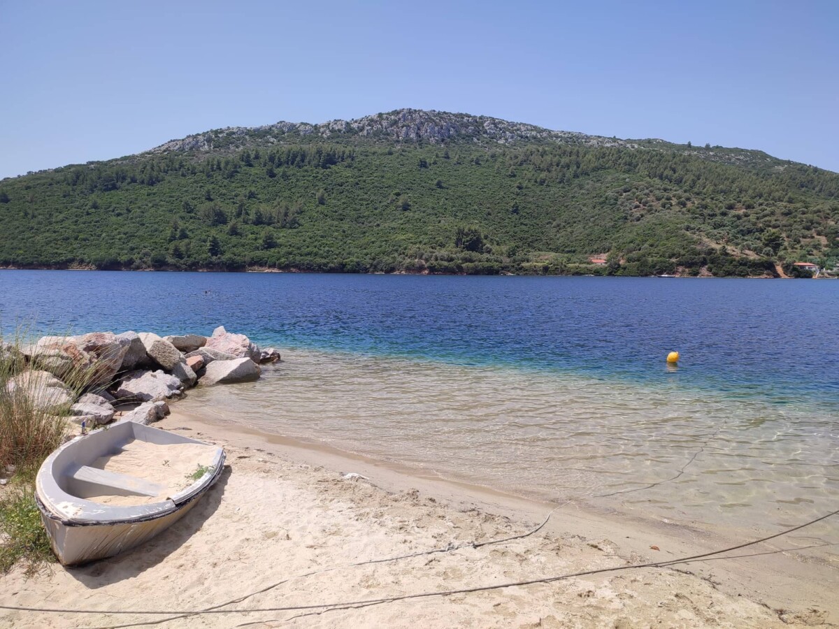 GRCI NAPRAVILI HAOS Srpski turisti vraćeni sa plaža, zabranjen im pristup moru - opravdanje domaćina i nije neko