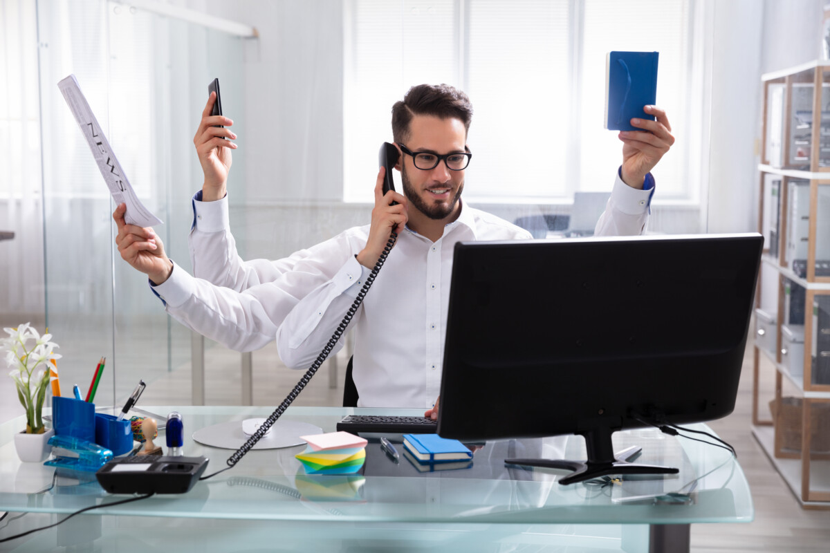 OPREZNO S MULTITASKINGOM Ovo su 4 pokazatelja da ova poslovna sposobnost nije uvek najbolje rešenje