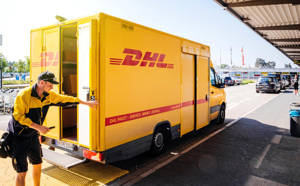 BAŠ SU POSKUPELI Logistički gigant od 1. jula skuplje naplaćuje dostavu paketa