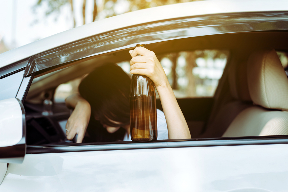 Političarka bila na sastanku sa porodicama ljudi koje su ubili alkoholisani vozači - sat vremena kasnije, pijana slupala kola! (FOTO)