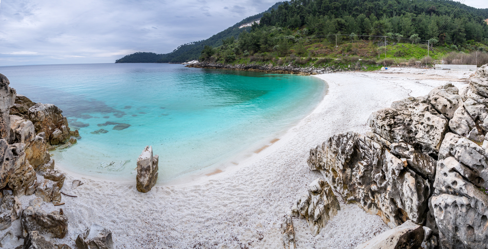SRBI TU VOLE DA LETUJU, A I BLIZU JE Na ovom ostrvu postoji plaža na kojoj je pesak hladan i na +40 stepeni Celzijusa (VIDEO)
