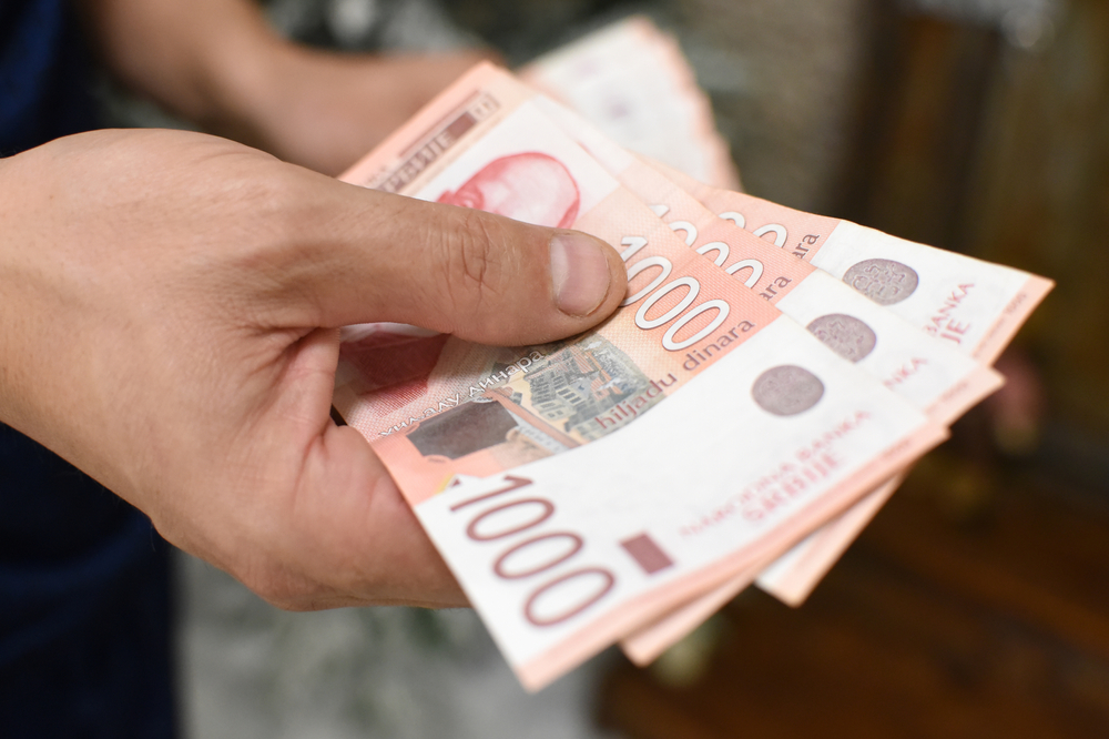 MINIMALAC IDE NA 40.000, PENZIJE VEĆE ZA PREKO 5.000 DINARA Računica pokazuje koliko će naši građani imati veća primanja u narednom periodu