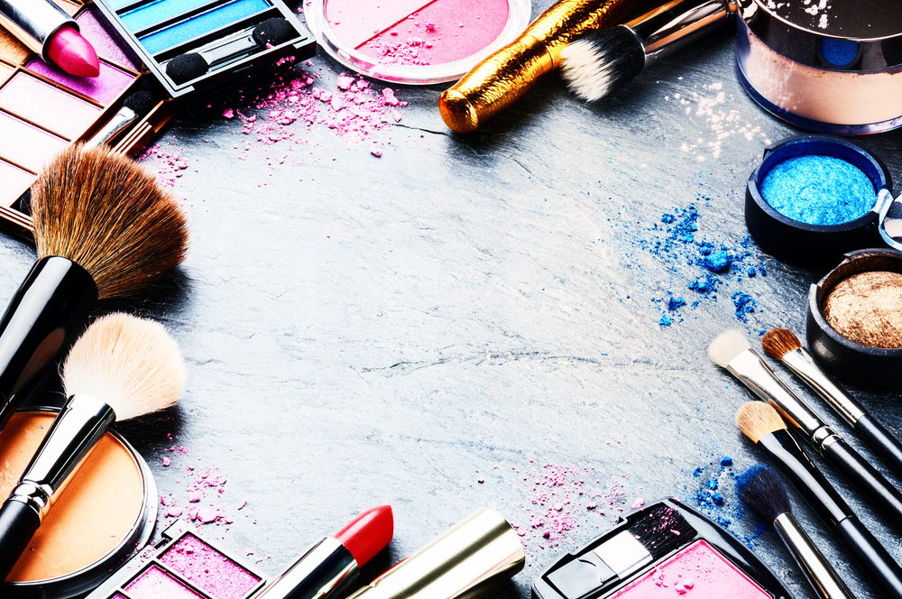 ČUVENI GIGANT KOZMETIČKE INDUSTRIJE IDE U STEČAJ Revlon ne može da se izbori sa dugovima i ogromnom inflacijom