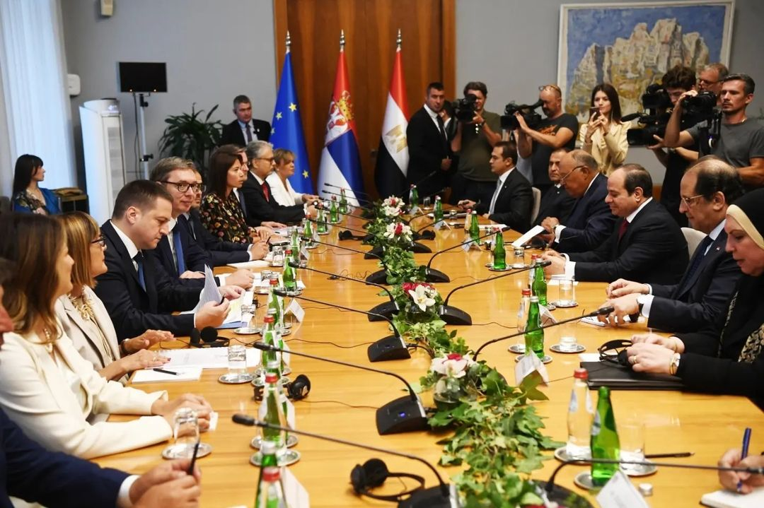 SRBIJA I EGIPAT POTPISALI DEKLARACIJU O STRATEŠKOM PARTNERSTVU Oblasti saradnje obuhvataju politiku, ekonomiju, informacione tehnologije...