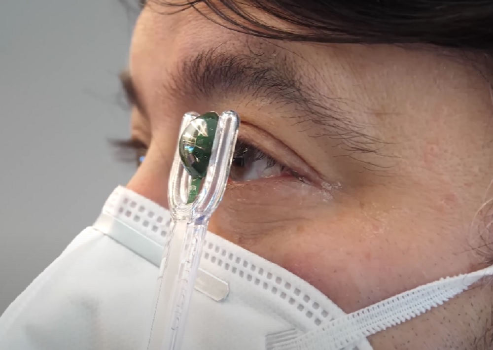 CEO RAČUNAR U SOČIVU Pravi monitor isped zenice oka - najavljena i klinička testiranja (VIDEO)