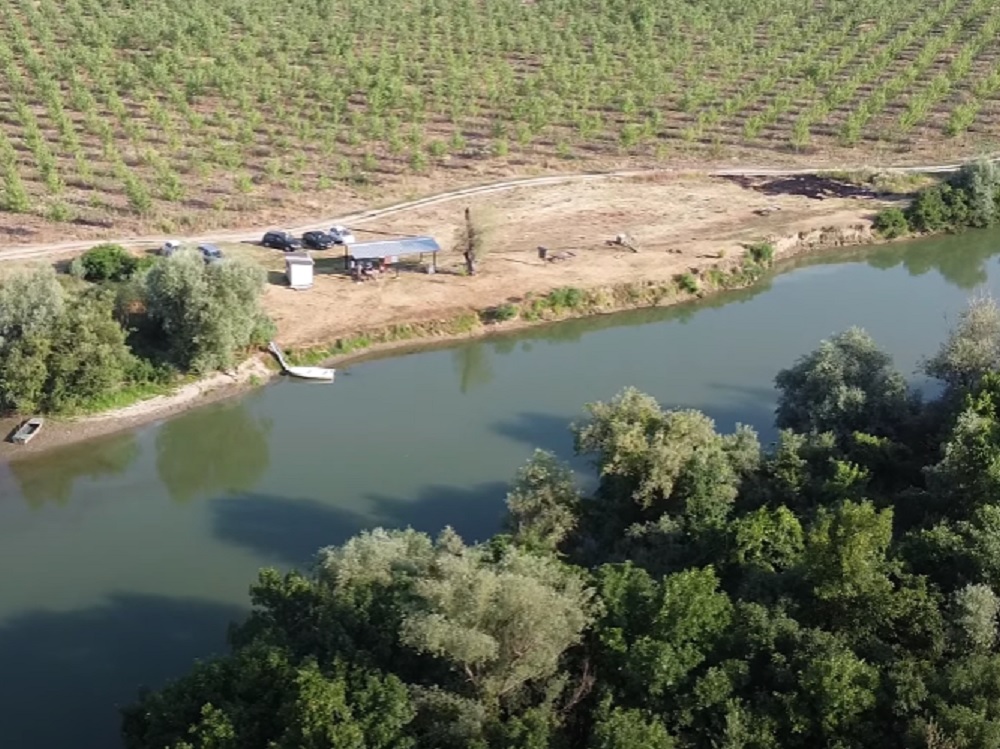 ZABRANJENA ZONA? Okačio je tablu sa obaveštenjem pored Tamiša i izazvao gnev - ubrzo je stiglo i objašnjenje (FOTO)