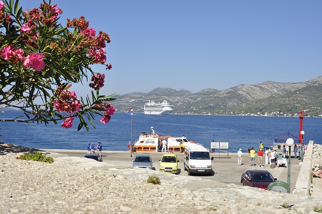 EM DIGLI CENE, EM IM MORE ZAGAĐENO FEKALIJAMA Zabranjeno kupanje na jednoj Hrvatskoj plaži - u moru "pliva" Ešerihija