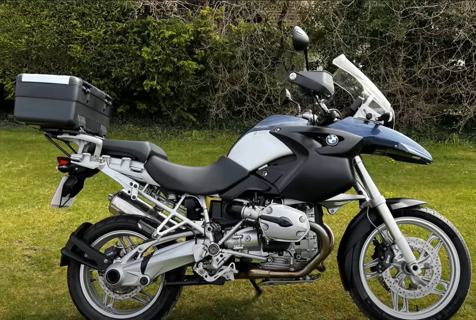 ZABORAVILI SU DA IZBUŠE JEDNU VAŽNU RUPU BMW najavio tehničku kampanju za 400.000 motocikala