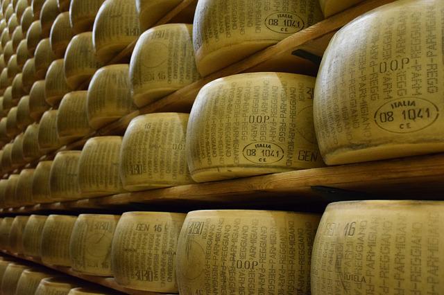 ITALIJANI NISU LUDI Napravili su banku gde ratu mogu da otplaćuju parmezanom, a sef ne vredan 150 miliona dolara - u siru