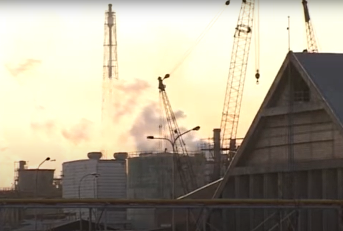 SPAJAJU SE PETROHEMIJA I NIS Evropska komisija odobrila pripajanje Hipp-a Naftnoj industriji Srbije