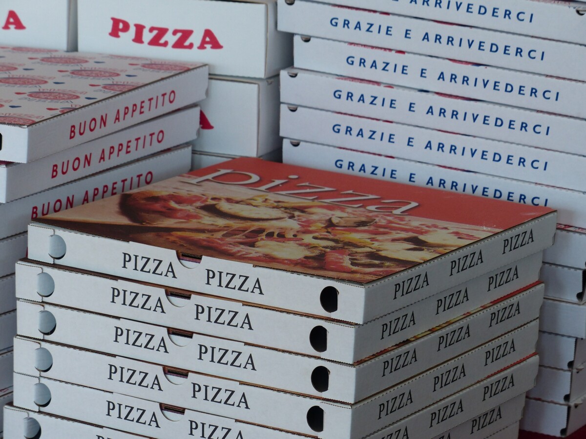 ITALIJANI OTERALI AMERIKANCE Poznata američka pica napušta Milano - zbog odluke dobili aplauz