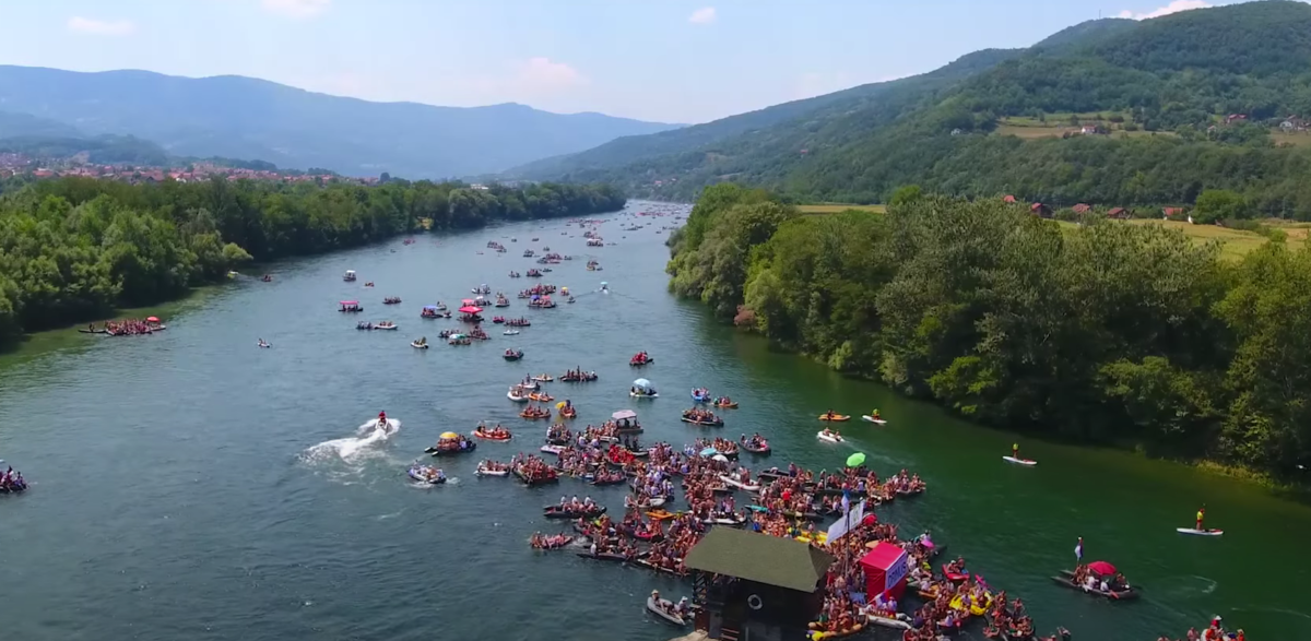 KO JE JEDNOM POSETI, PAMTI JE CELOG ŽIVOTA Drinska regata, jedinstven doživljaj na najčistijoj srpskoj reci