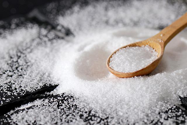SO NIJE SAMO ZAČIN Beli kristalčići rade toliko stvari po kući - čisti prozore, a posebno je koristan za jednu stvar