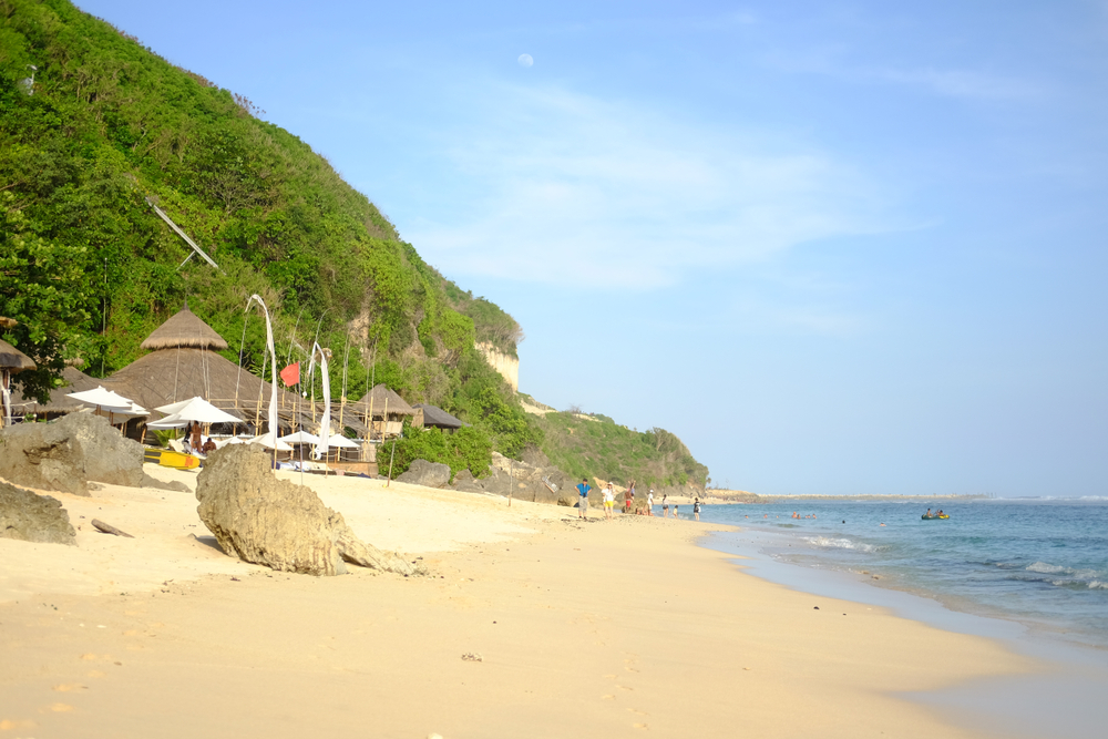 SASVIM POSEBNA Čudesna peščana plaža do koje se stiže gondolom (FOTO)
