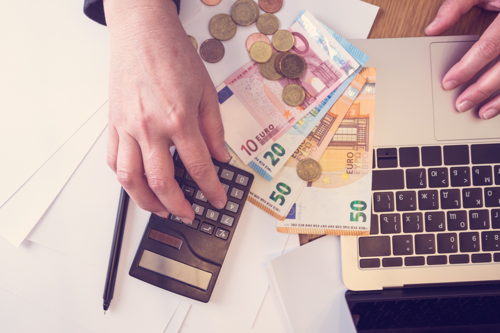 ZA 80 PRAVIH DOBIJEŠ 500 EVRA LAŽNIH Strašna internet prevara hara Srbijom, prodaju neispravne novčanice za "male" pare