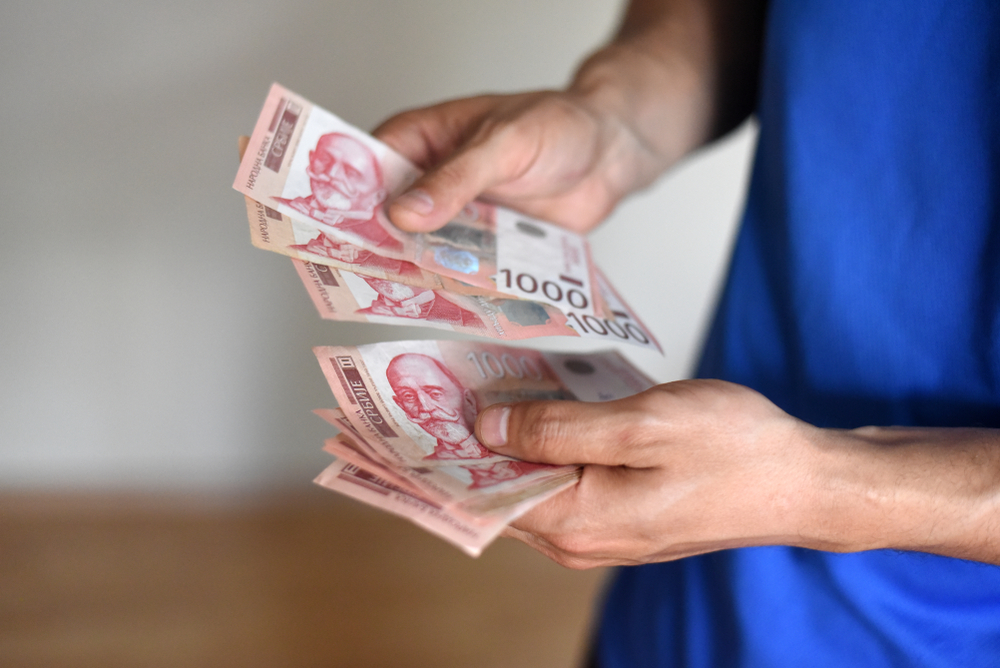 PROSEČNA ZARADA VIŠE OD 70.000 Preduzetnici u Srbiji najmanje plaćaju, zna se ko je prvi na spisku sa velikim platama
